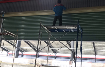 Thi Công Lắp Đặt Cửa Cuốn Giá Rẻ - Uy Tín