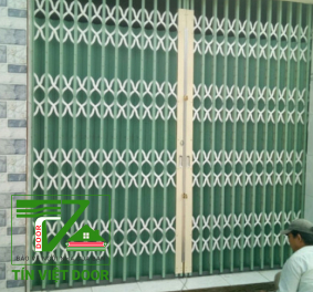 CỬA KÉO ĐÀI LOAN CÓ LÁ